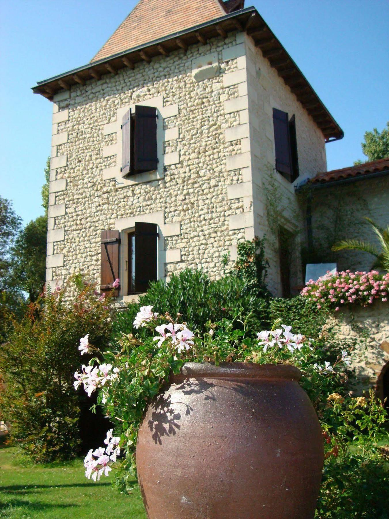 Moulin Rouhaud Hotell Montboyer Exteriör bild