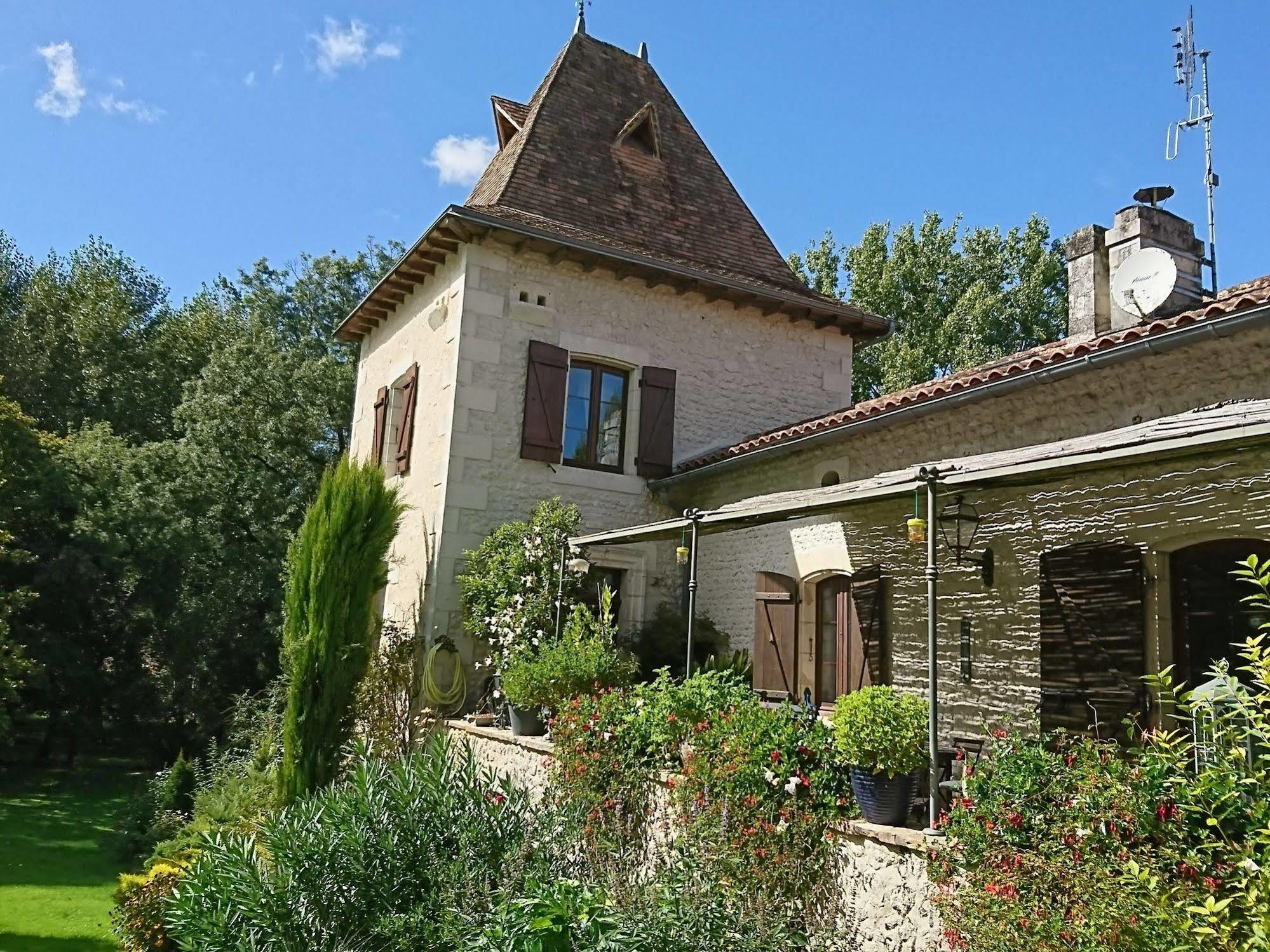 Moulin Rouhaud Hotell Montboyer Exteriör bild