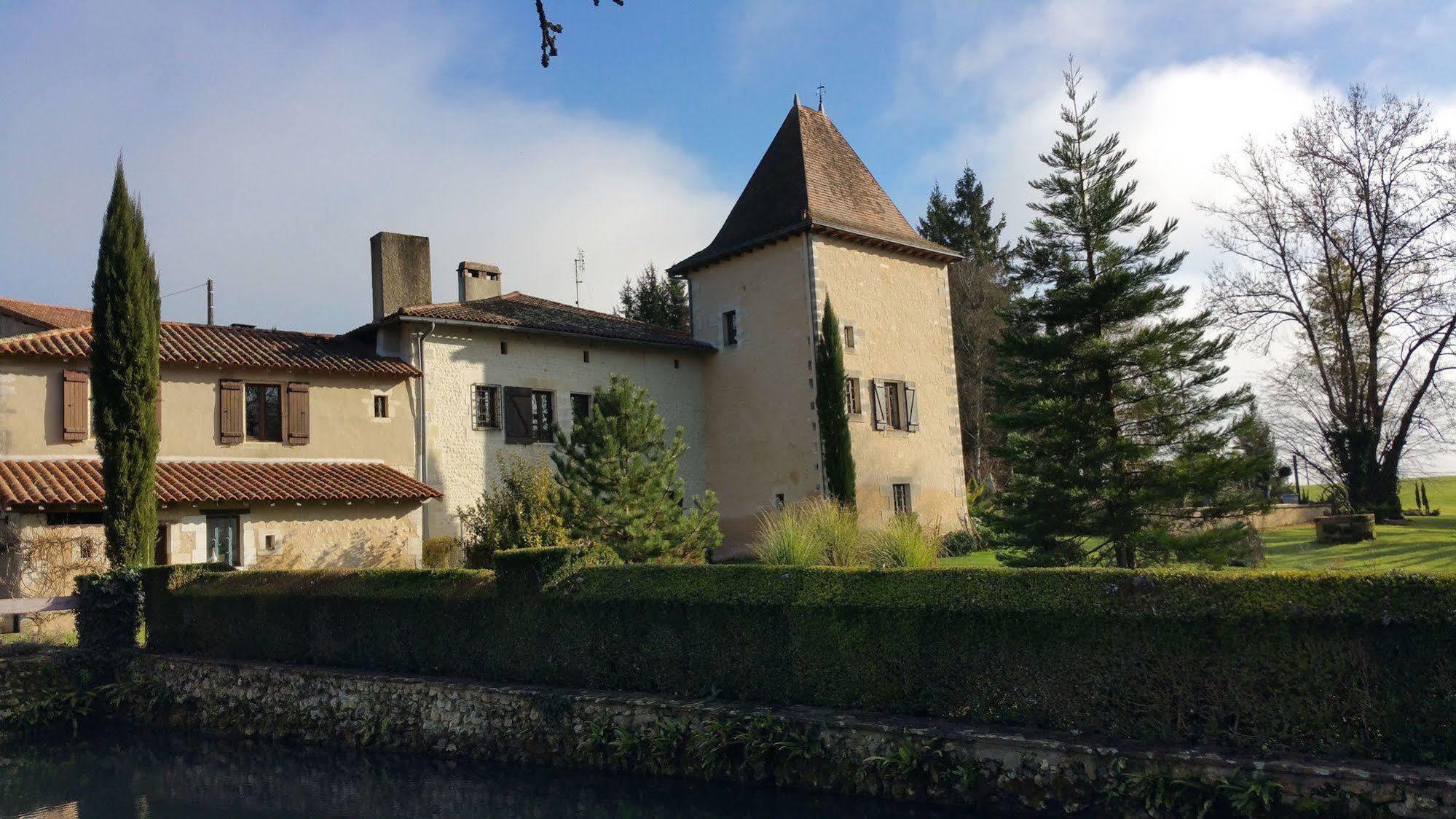 Moulin Rouhaud Hotell Montboyer Exteriör bild